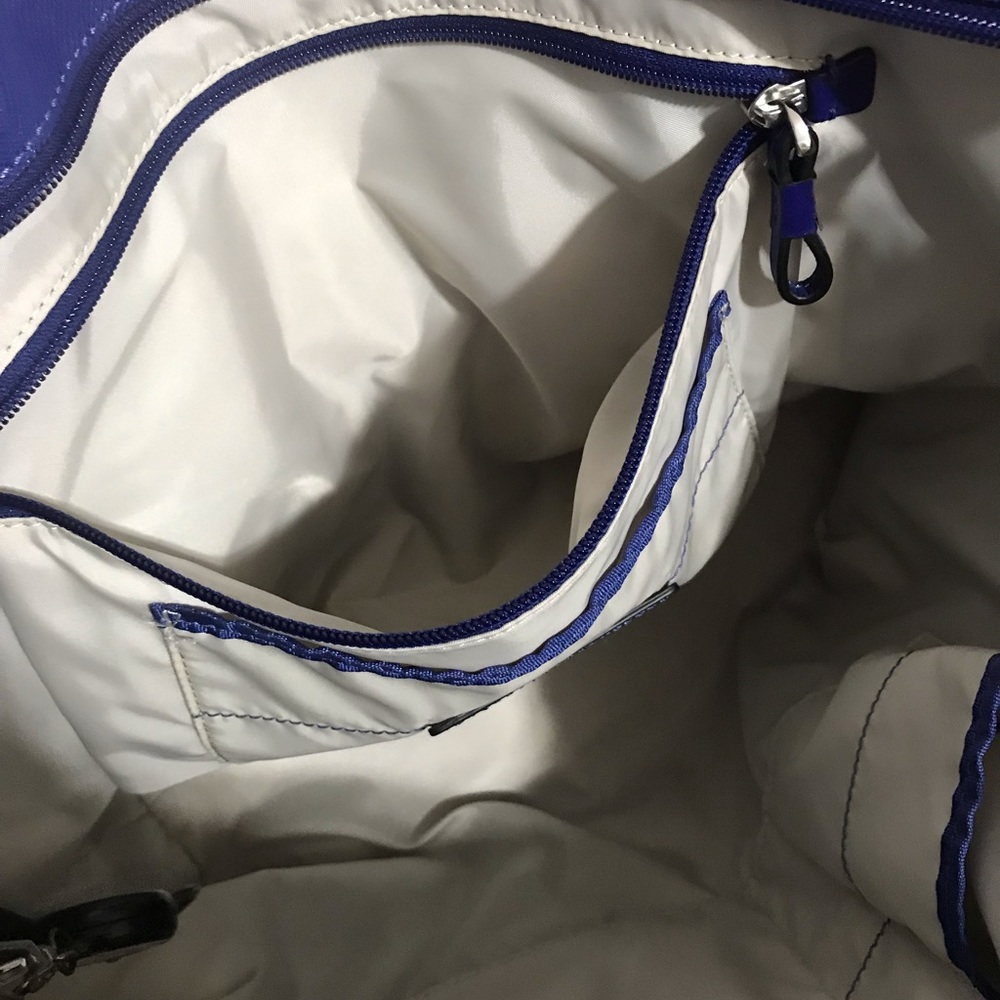 Lady’s Blue Tumi Bag, New with defect - Picture 7 of 9